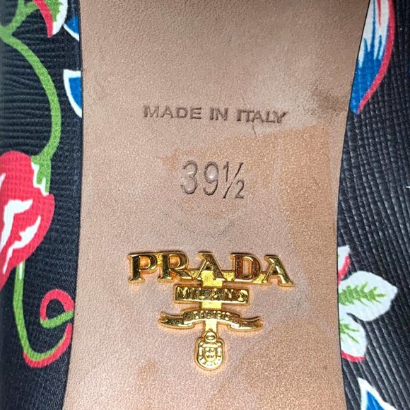 ^SOLD* PRADA Authentic Dark Floral Print Saffiano Leather Pumps - Picture 6 of 7
